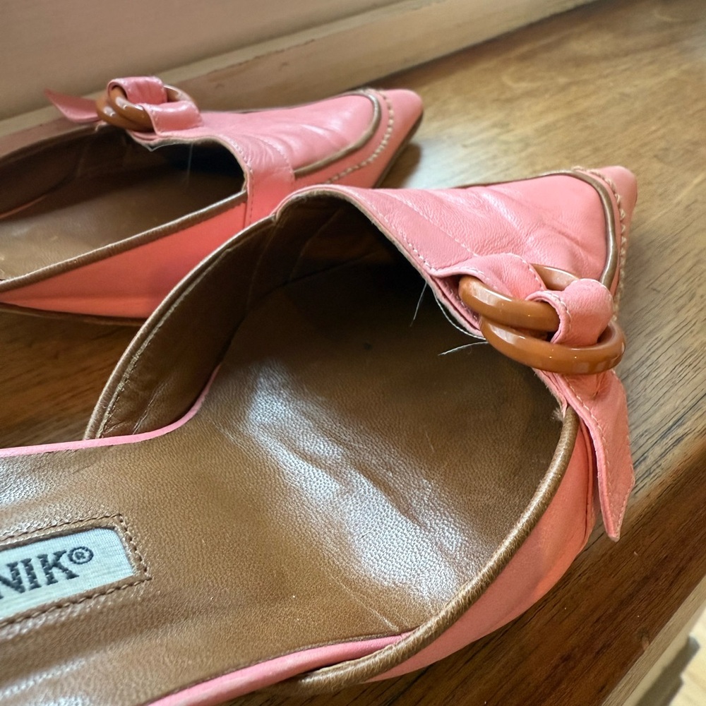 Vintage Manolo Blahnik Kitten Heels - Picture 4 of 12